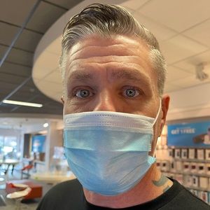 Meet your Posher, Adam